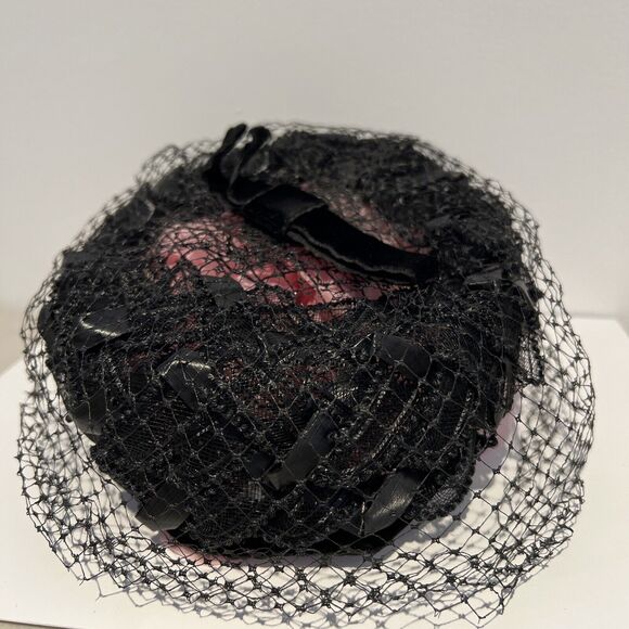 Vintage Women's Black Face Netting Weaved Pillbox Hat USA Union Made HH207802 - Picture 2 of 16